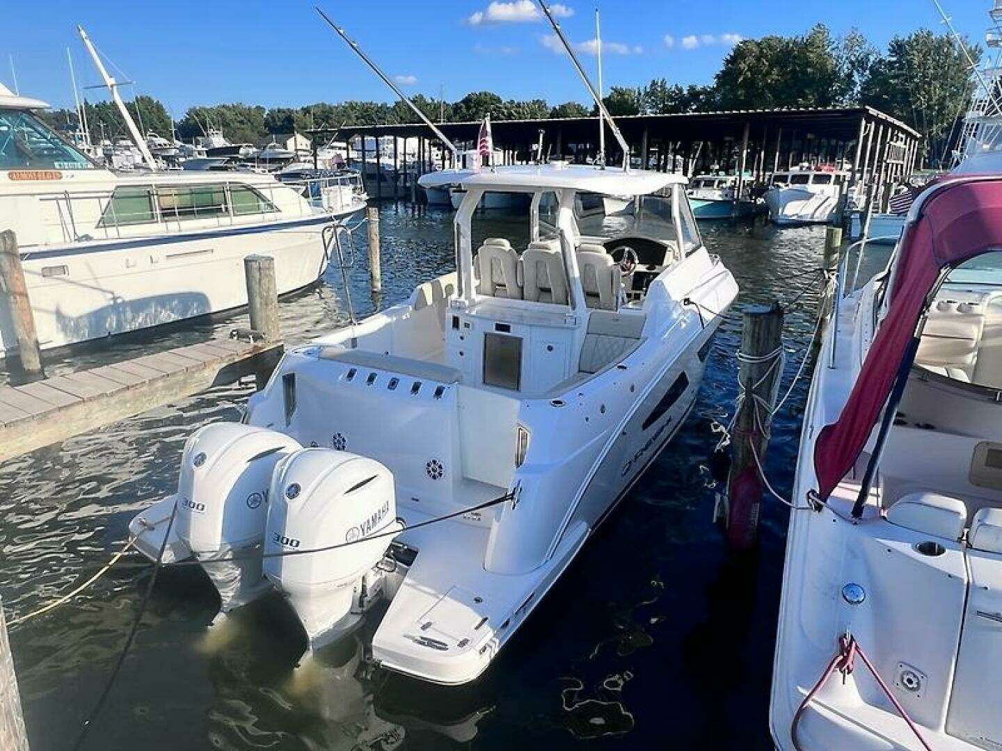 2019 Regal 33 SAV - Image 2