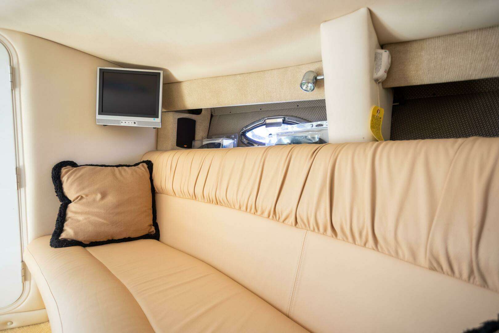 2005 Cobalt 343 - Image 21