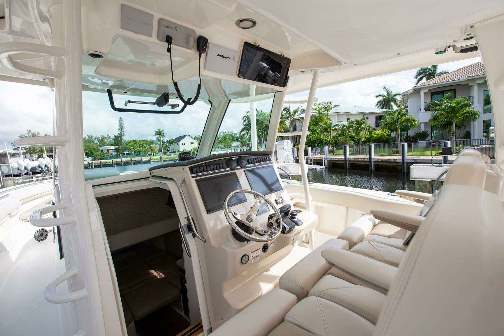 2023 Boston Whaler 380 Outrage - Image 10