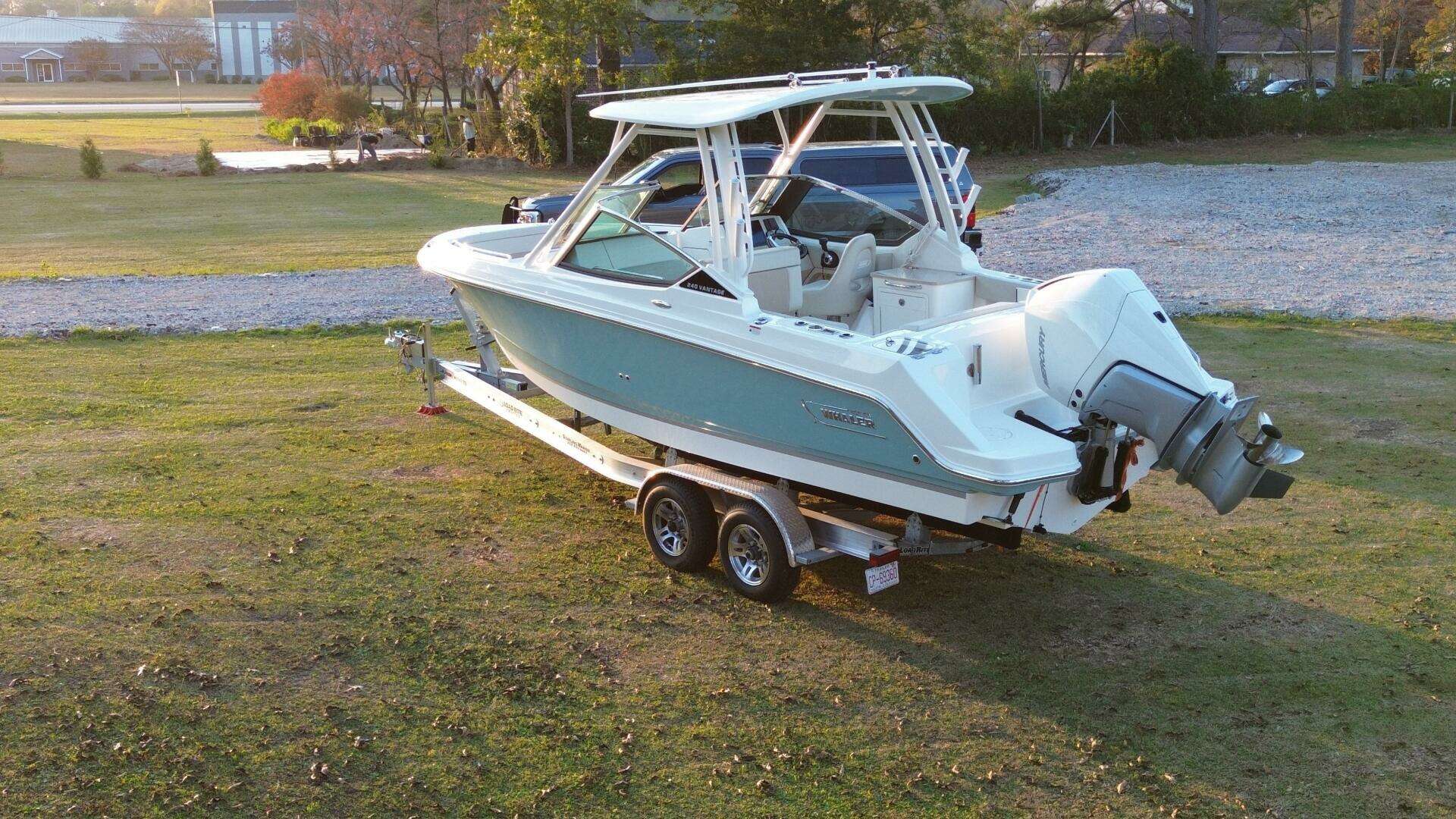 2023 Boston Whaler 240 Vantage - Image 15