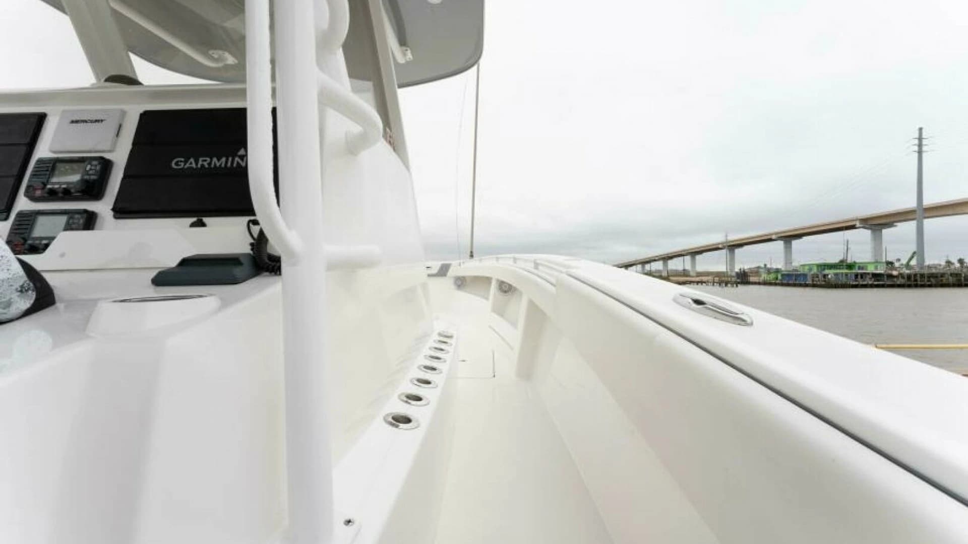 2019 Invincible 39 Open - Image 9