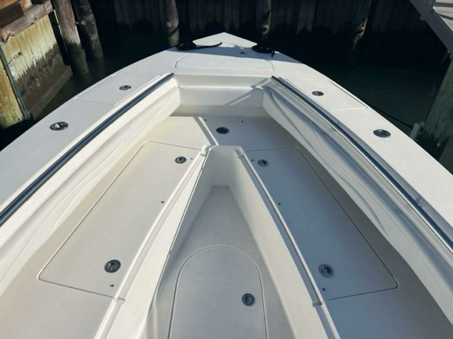 2008 Spectre 34 Center Console - Image 28