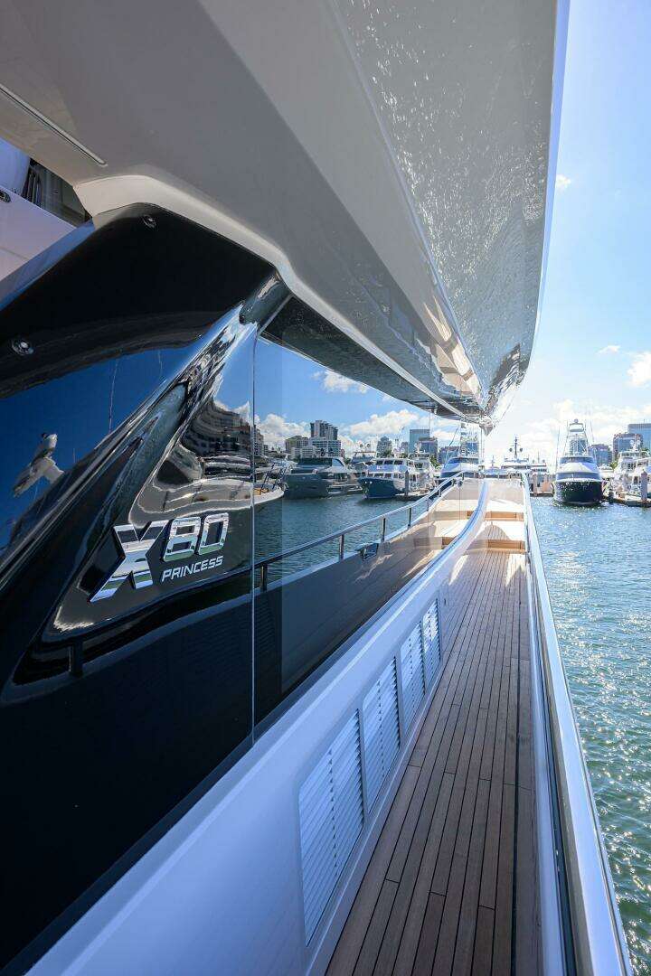 2027 Princess X80 - Image 34