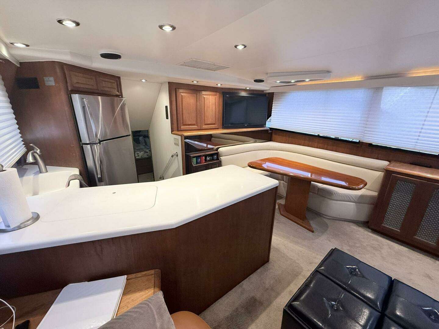 1992 Viking 50 Convertible - Image 21