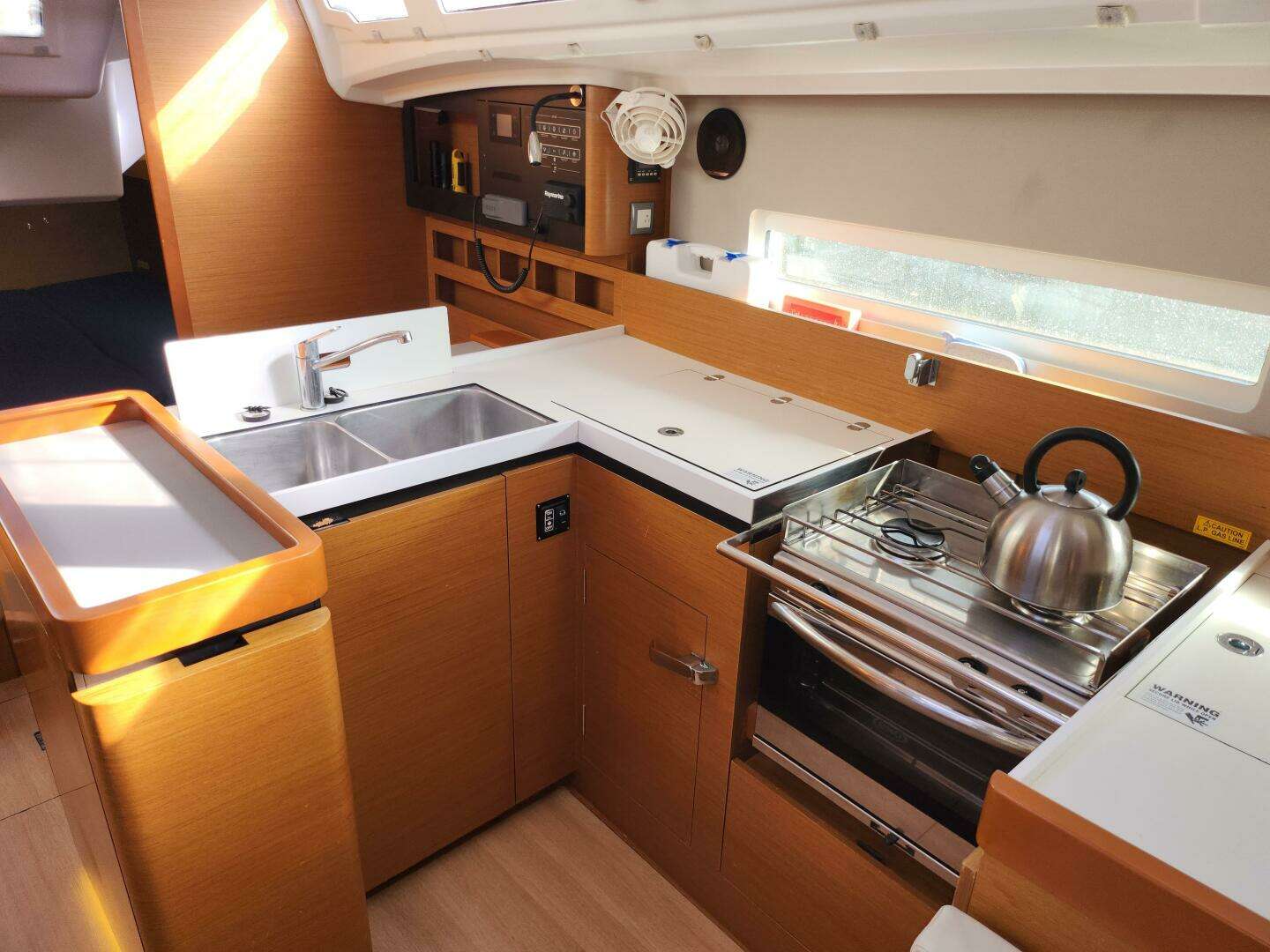 2020 Jeanneau Sun Odyssey 410 - Image 27