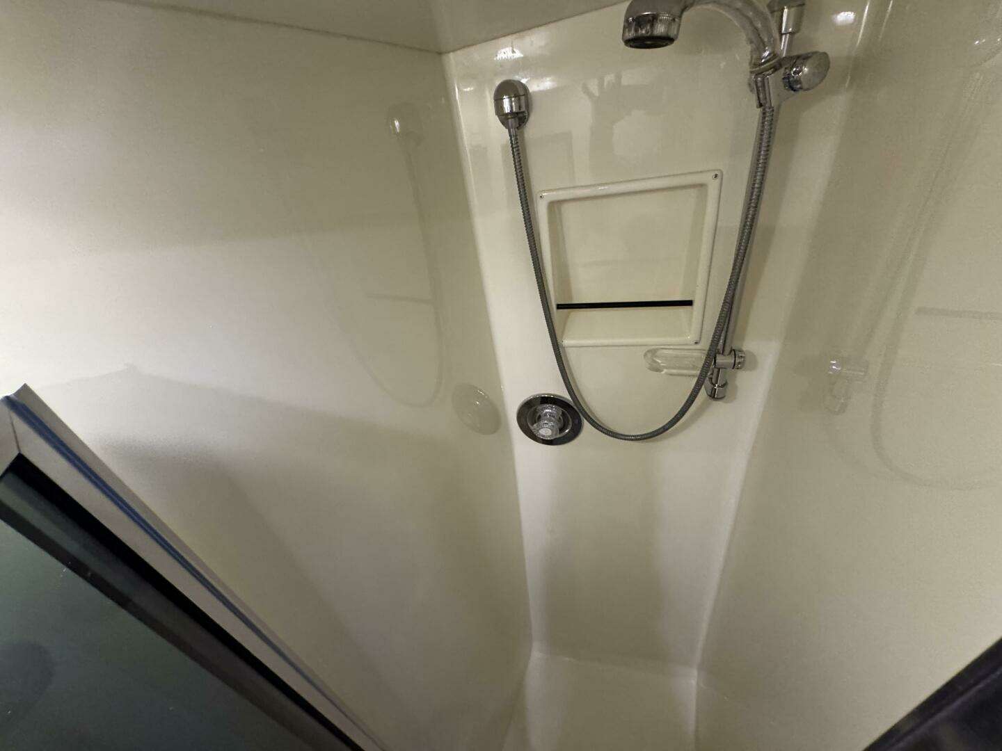 1995 Viking 58 Convertible - Image 38