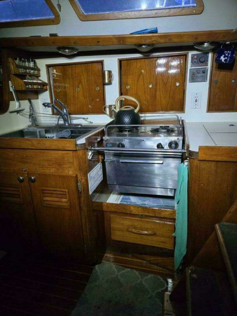 1977 Gulfstar 40 - Image 12