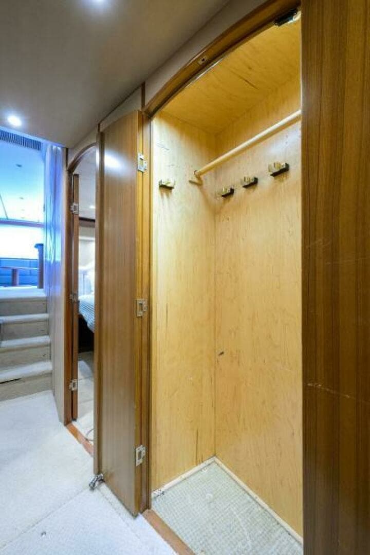 2008 Viking 60 Convertible - Image 46