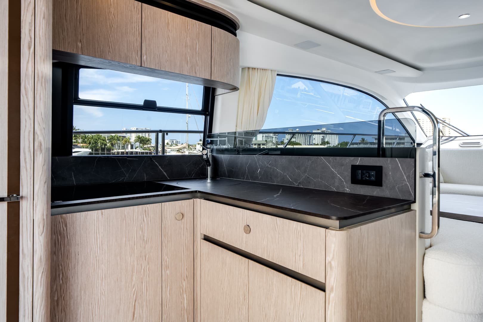 2026 Azimut Fly 53 - Image 27