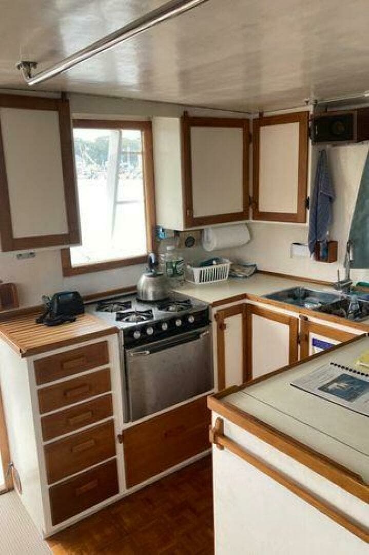 1984 Duffy Flybridge Cruiser - Image 33