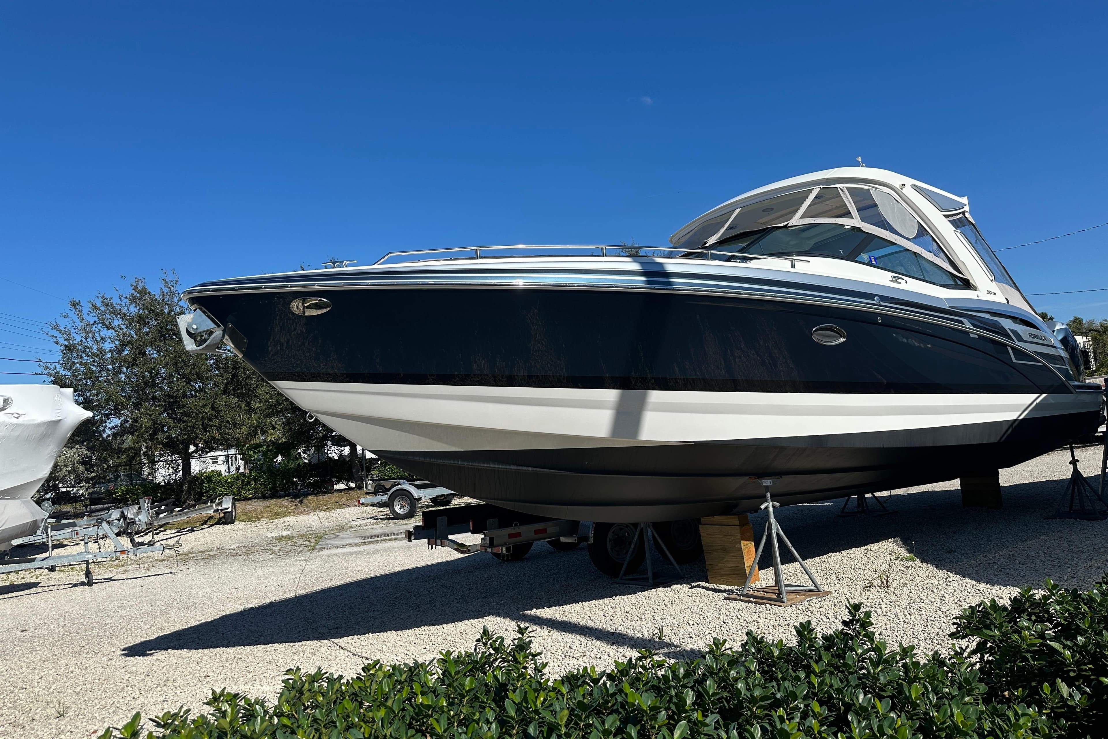 2021 Formula 350 Crossover Bowrider OB