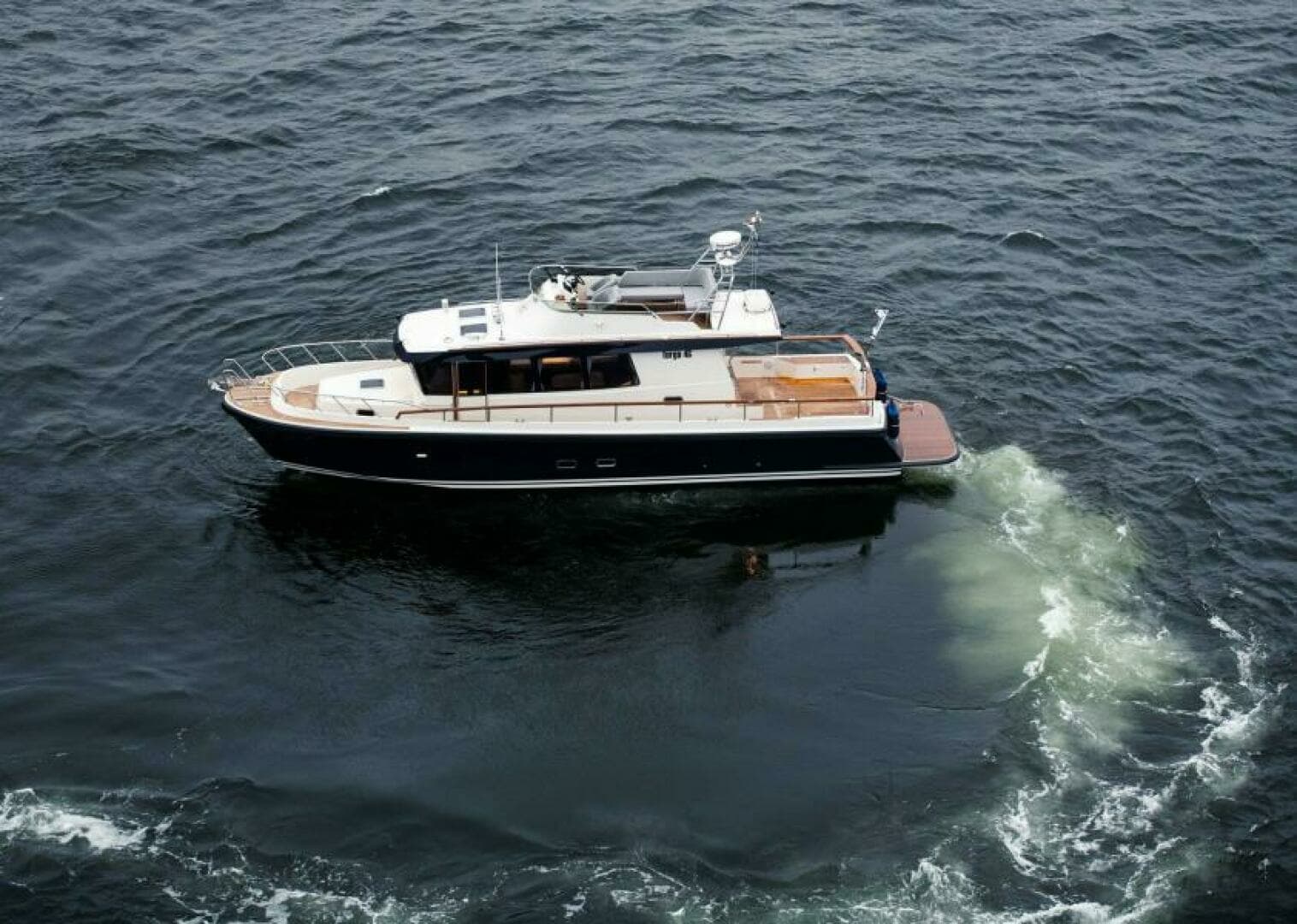 2028 Targa 46 - Image 13