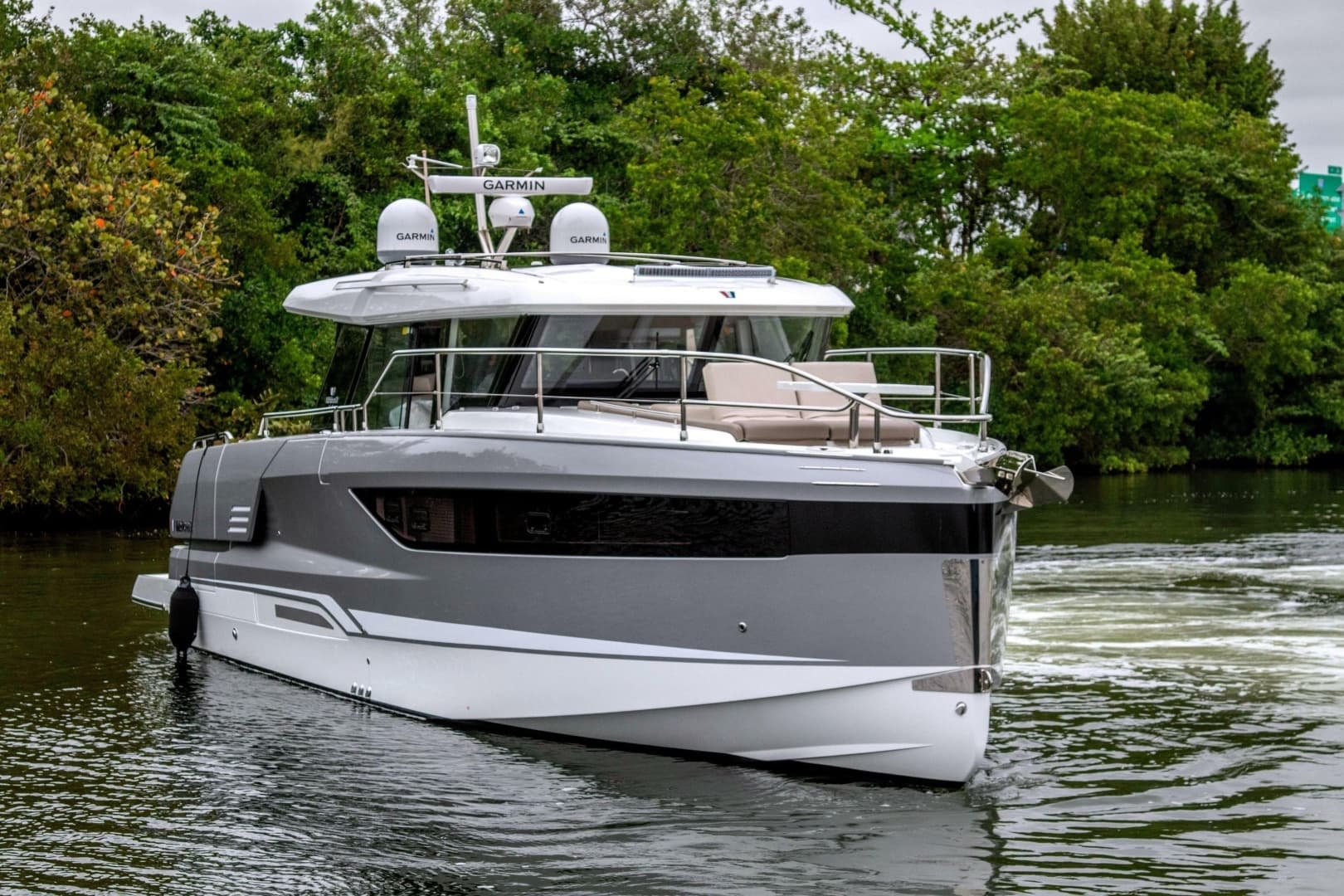 2026 Wellcraft 44 Explorer - Image 2