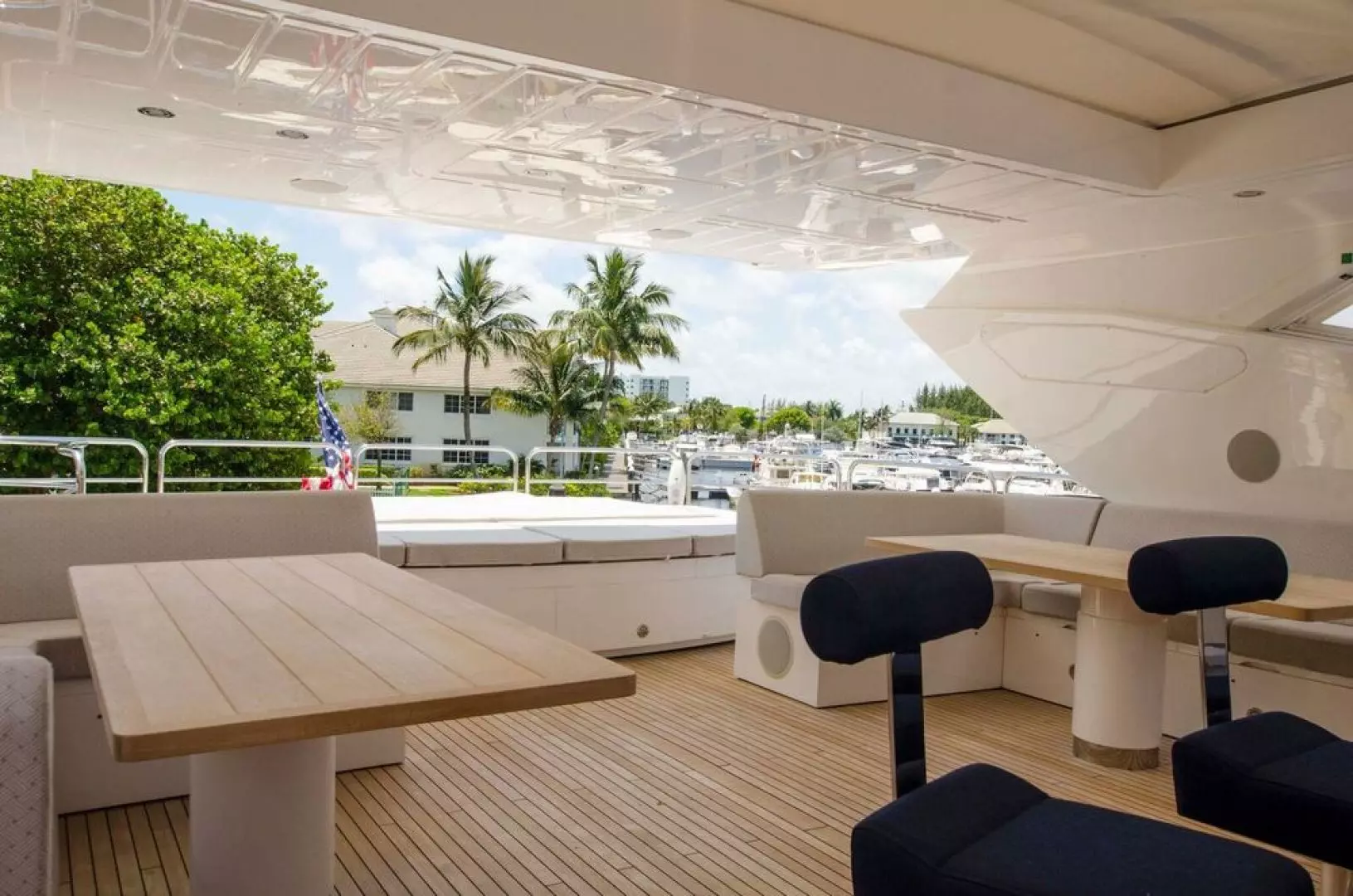 2015 Sunseeker Sport Yacht - Image 4