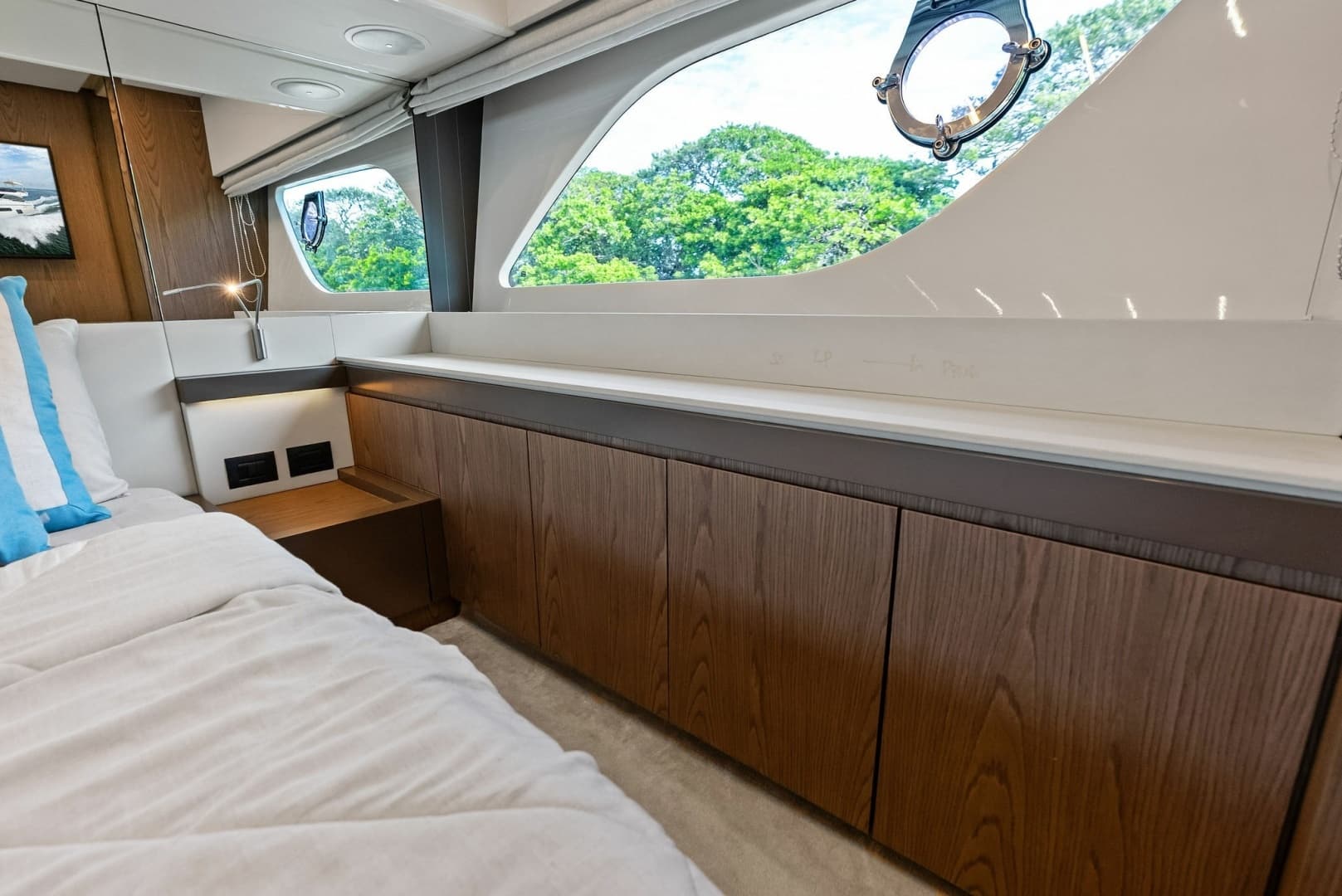 2018 Ferretti Yachts 800 - Image 57