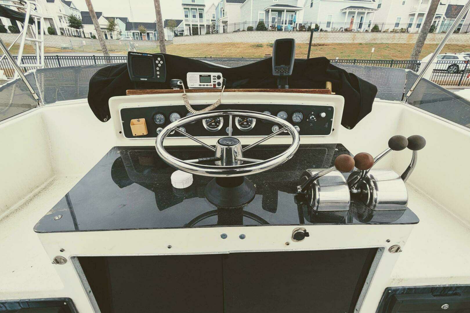 1969 Chris-Craft 35 Commander - Image 9