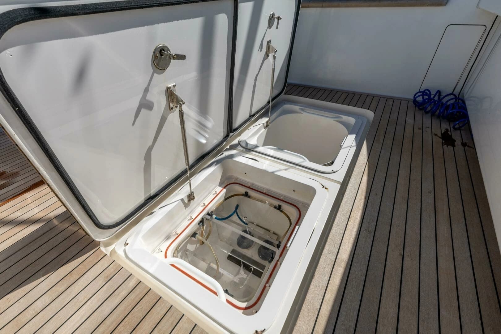 2013 Viking 76 Convertible - Image 71