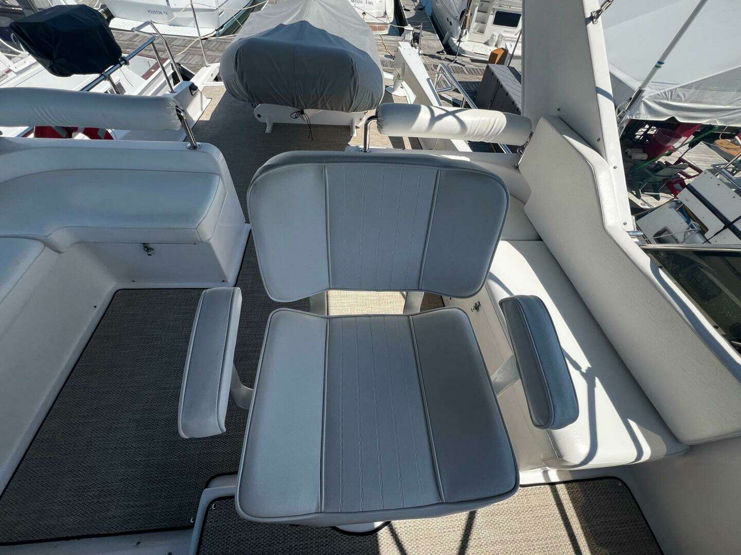 2003 Symbol Pilothouse - Image 6