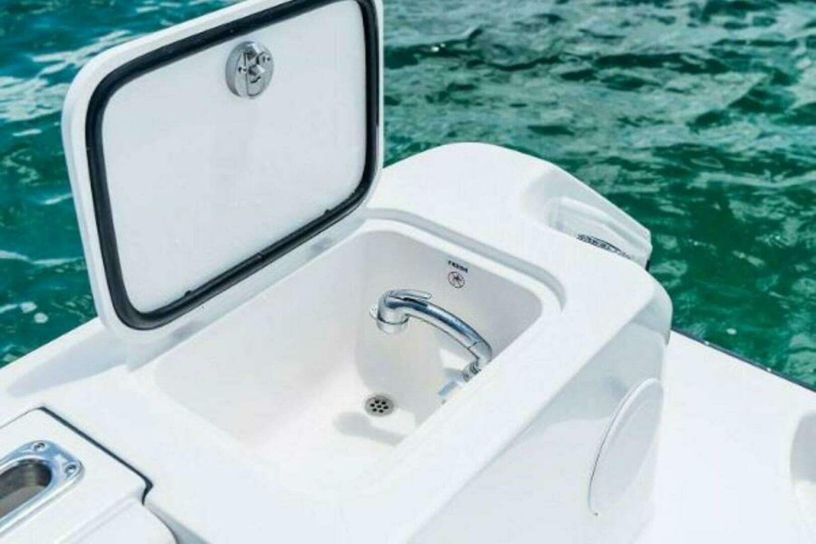 2025 Edgewater 325CC - Image 10