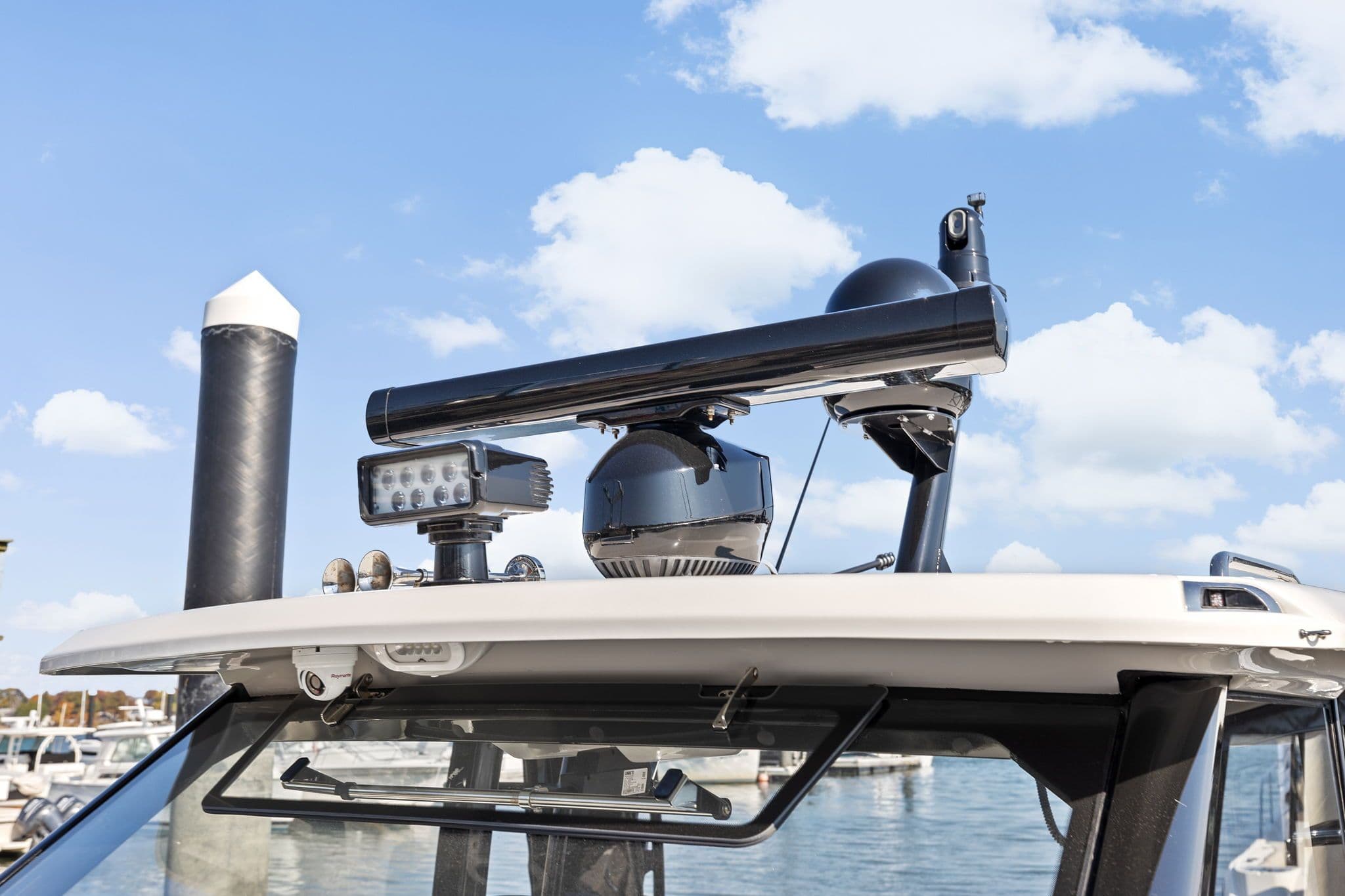 2022 Boston Whaler 420 Outrage - 38