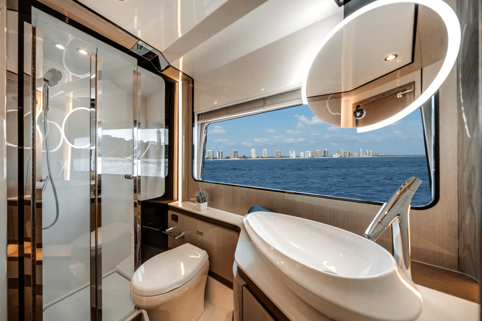 2026 Cruisers Yachts 57 FLY - Image 30