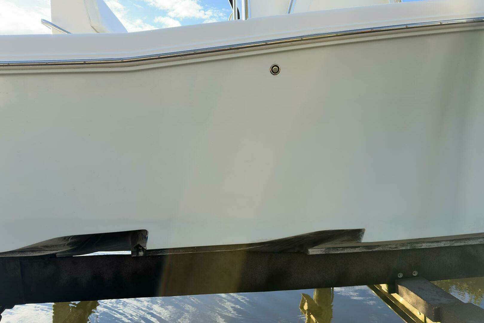 2007 Invincible 33 Open - Image 23