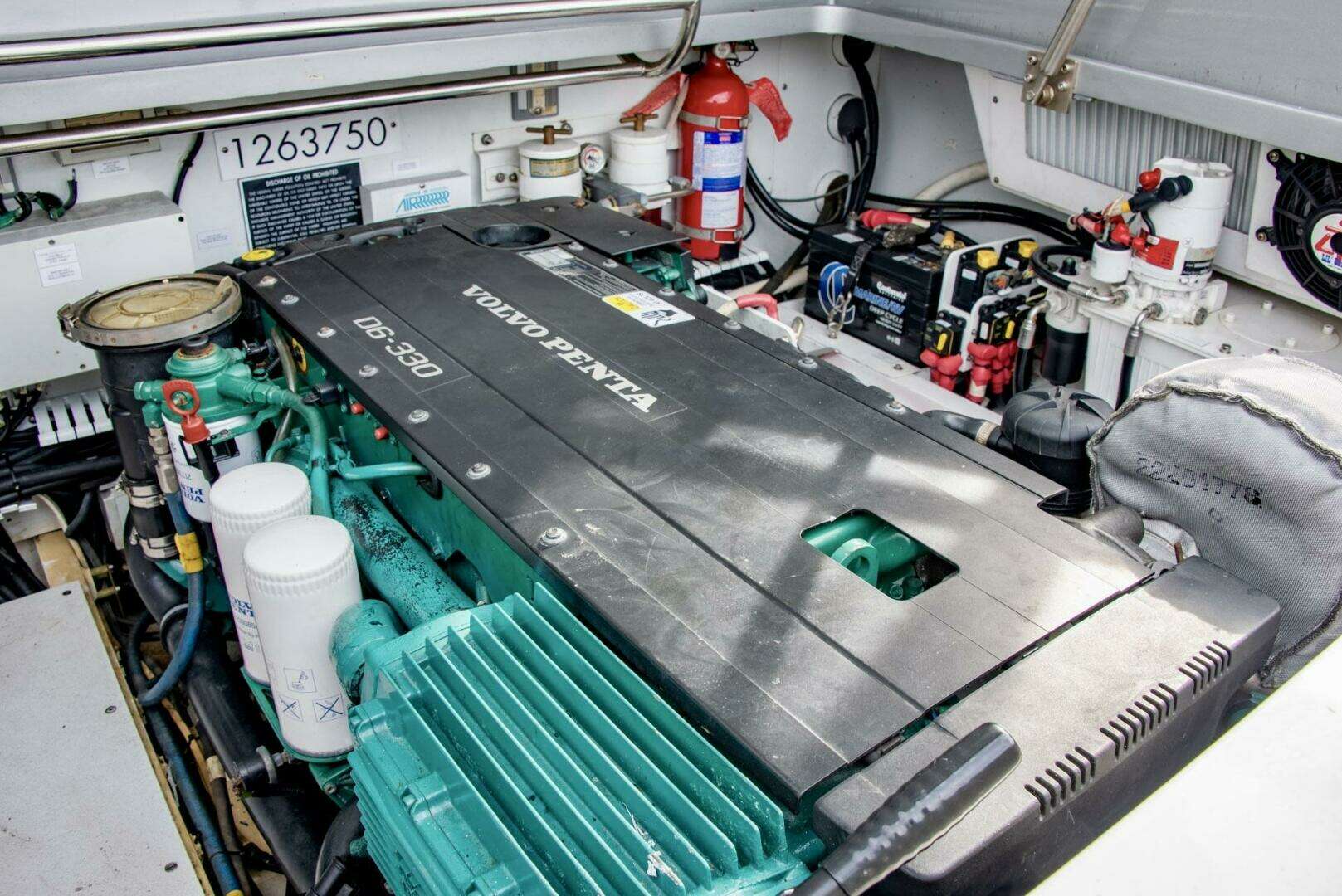 2016 Hodgdon Yachts Venetian Limo - Image 10