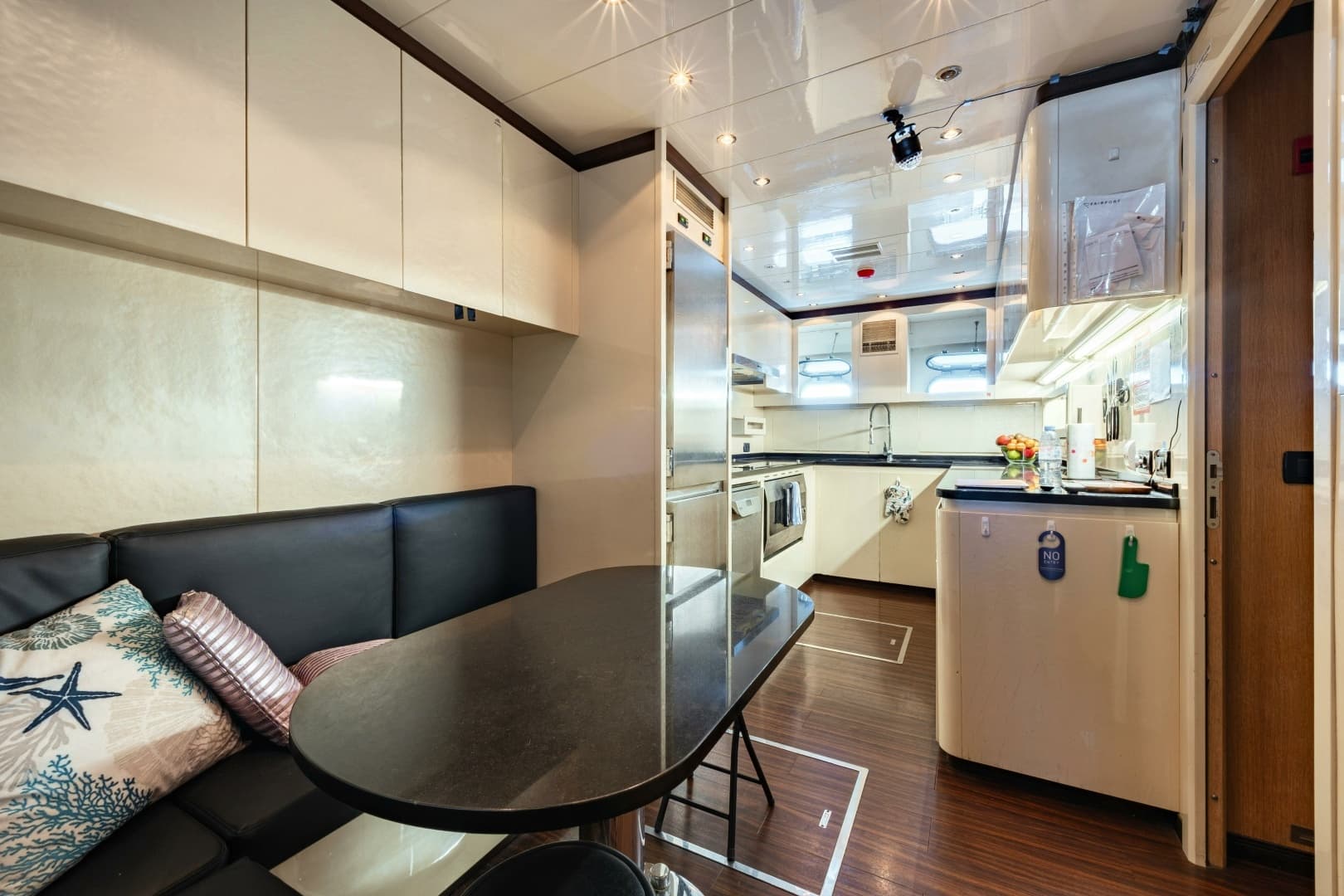 2007 Overmarine Mangusta 130 - Image 39