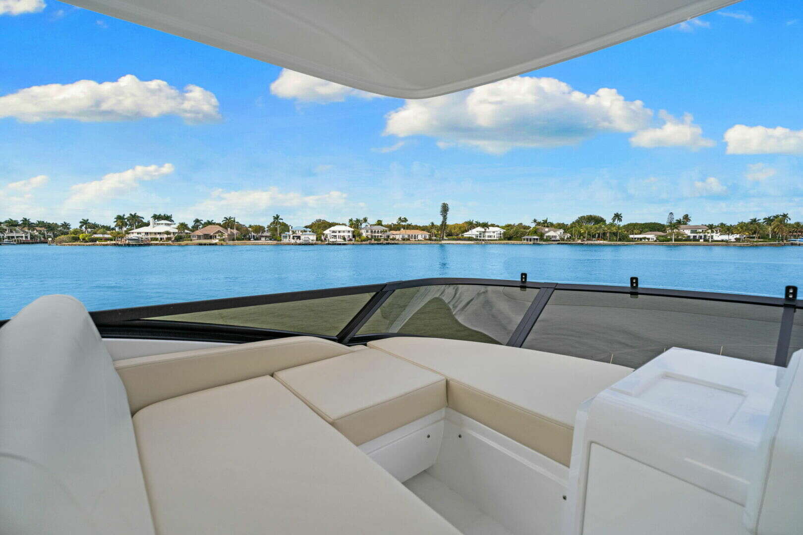 2026 Cruisers Yachts 57 FLY - Image 59