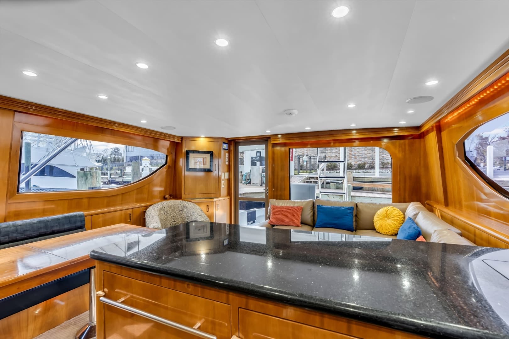 2001 Hatteras 55 Convertible - Image 41