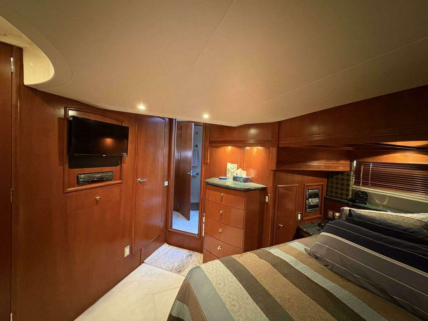 1999 Carver 530 Voyager Pilothouse - Image 44