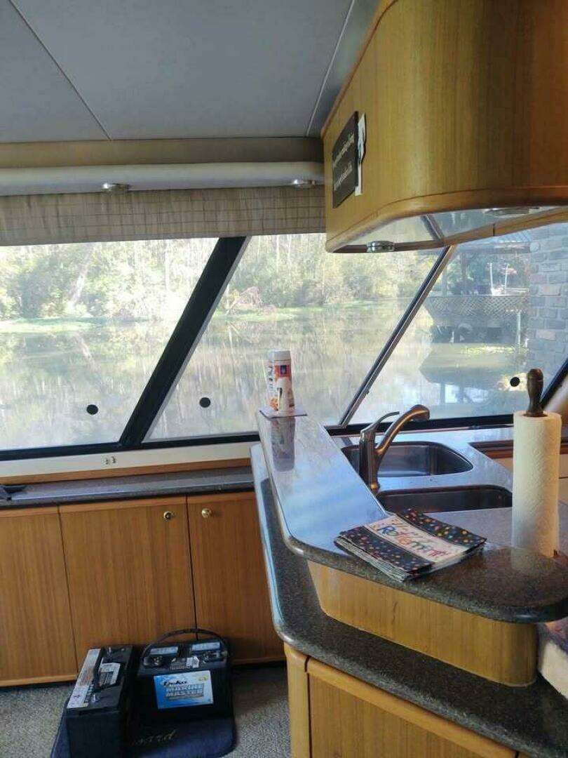 2000 Bayliner 4788 - Image 22