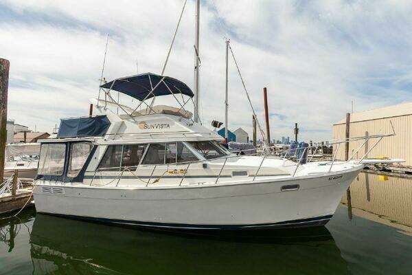 1987 Bayliner 3270 Motoryacht - Image 1