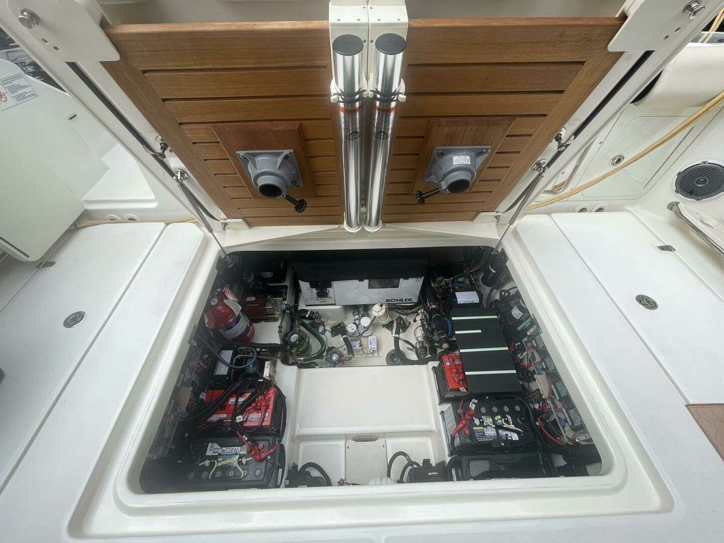2016 Boston Whaler — - Image 142