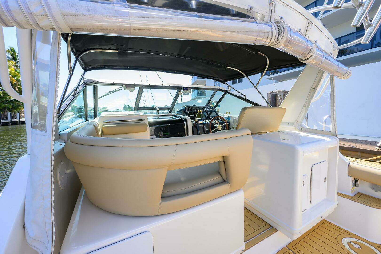 2002 Tiara Yachts 3100 LE - Image 20