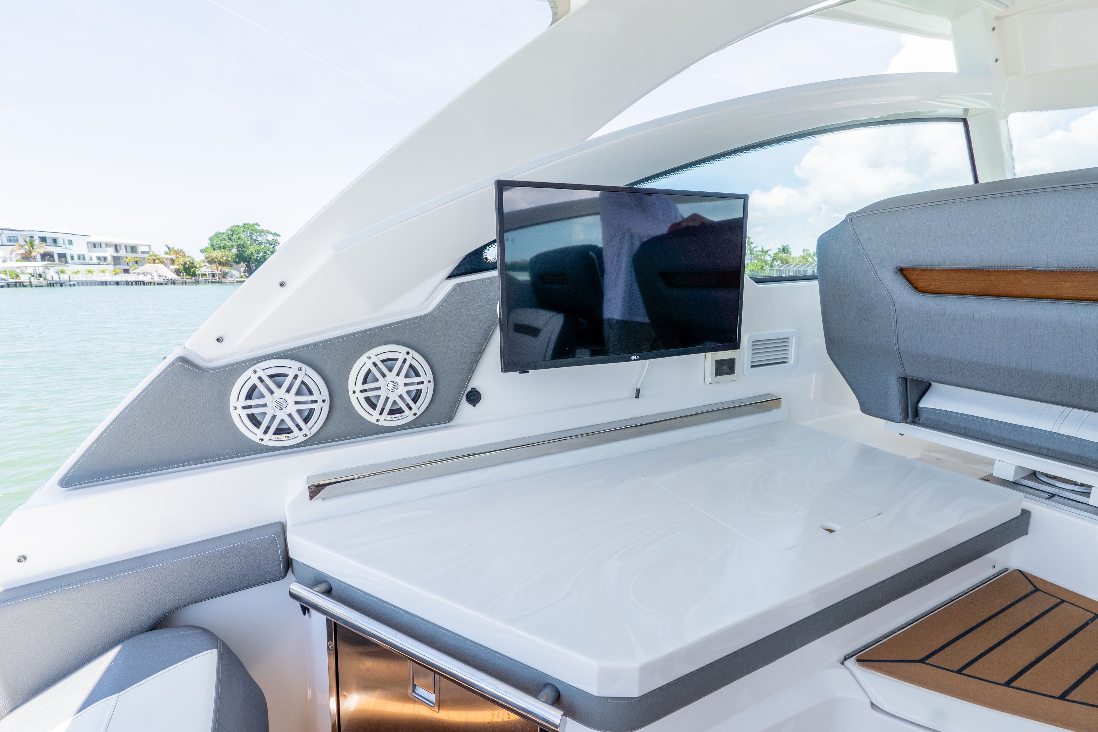 2020 Tiara Yachts 34lx - 46