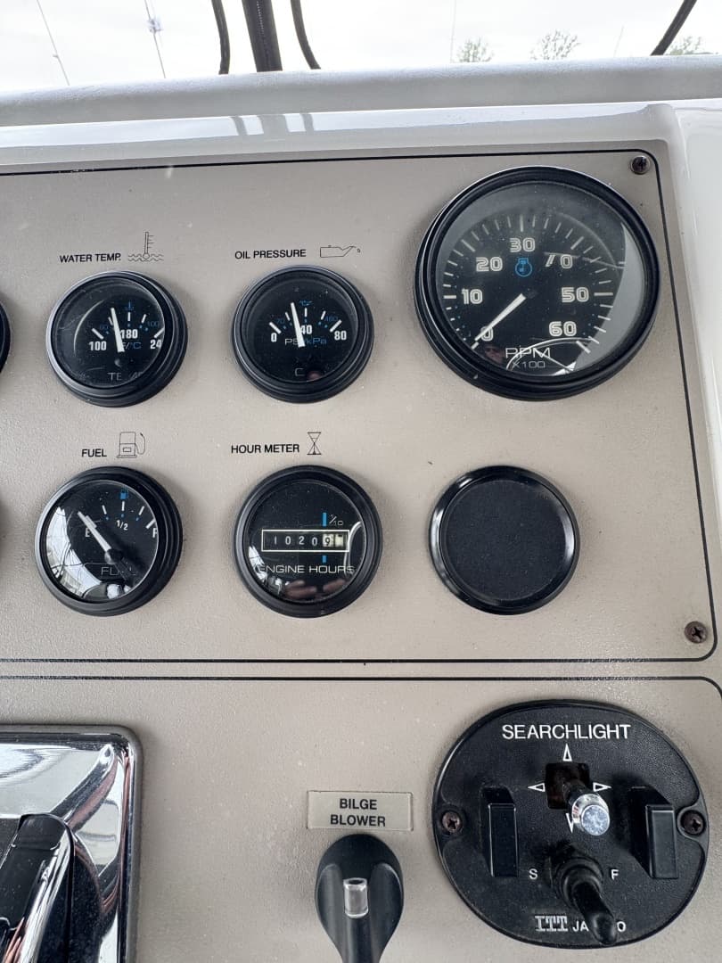 1999 Carver 406 Aft Cabin Motor Yacht - Image 26