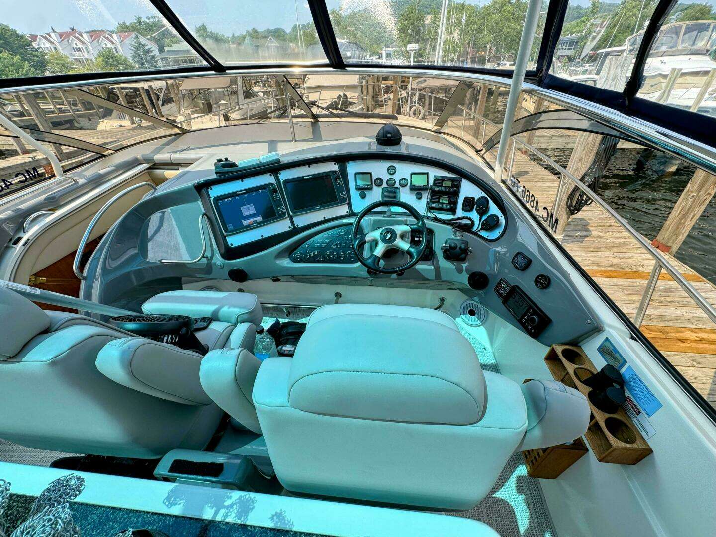 2005 Cruisers Yachts 540 Express - Image 3