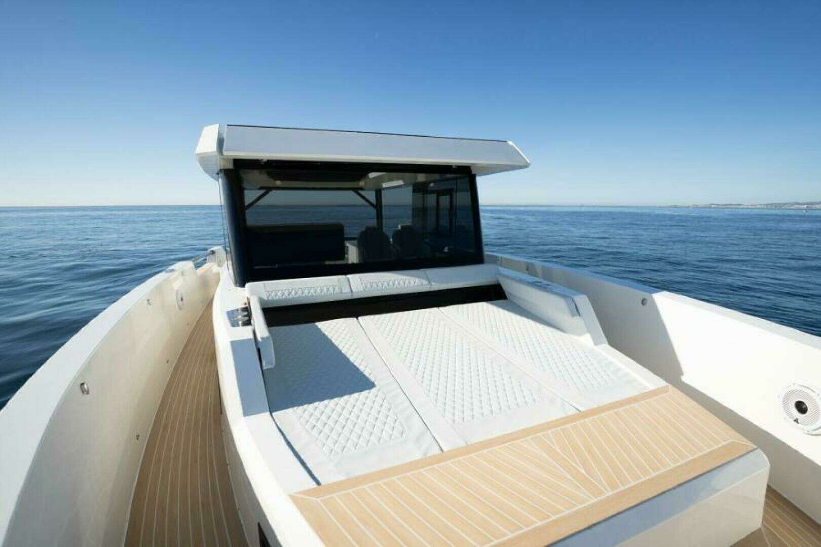 2026 De Antonio Yachts 50 Coupe - Image 13