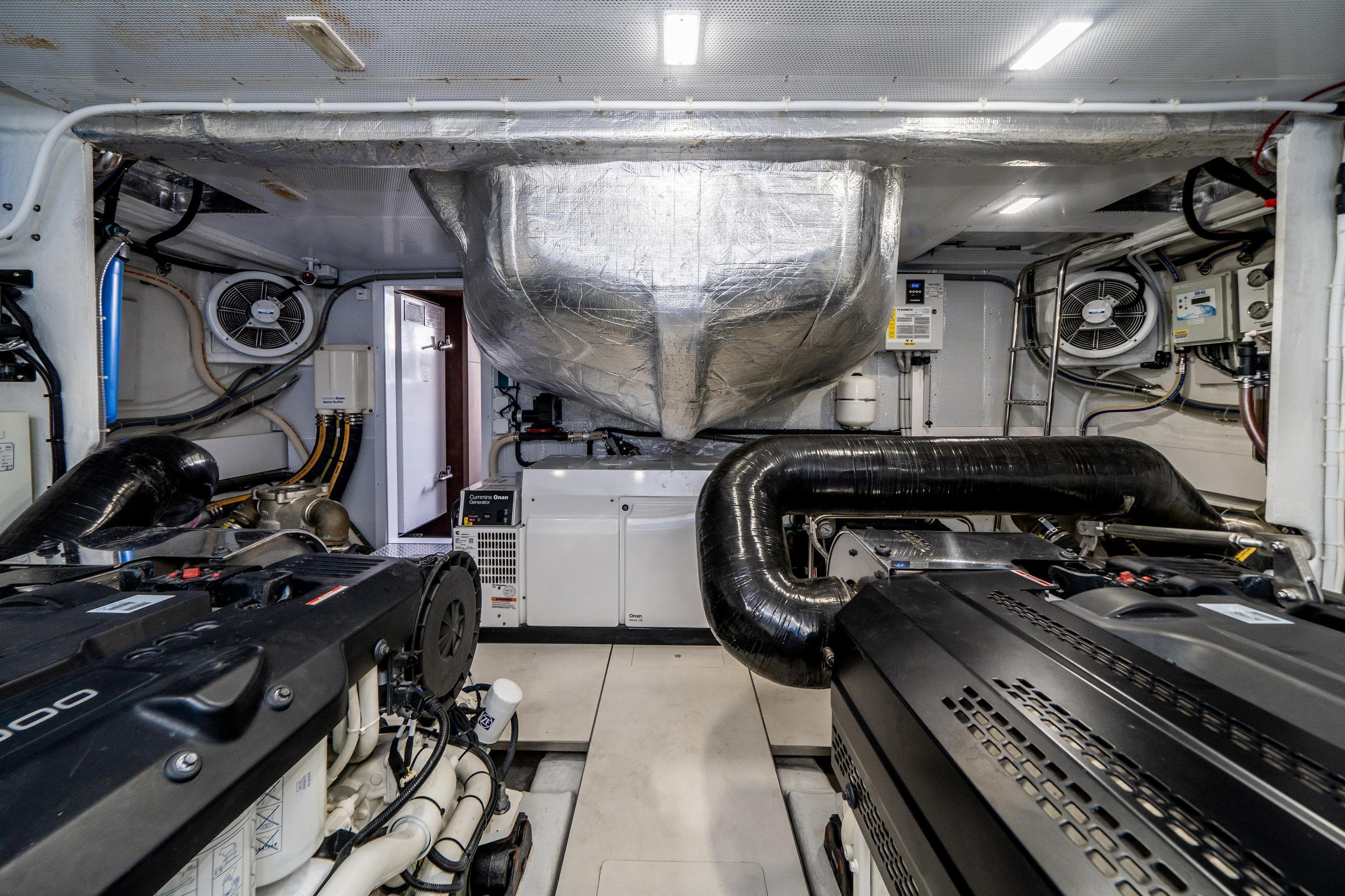 2019-Galeon-640-Fly-MarineMax-Yacht-Center