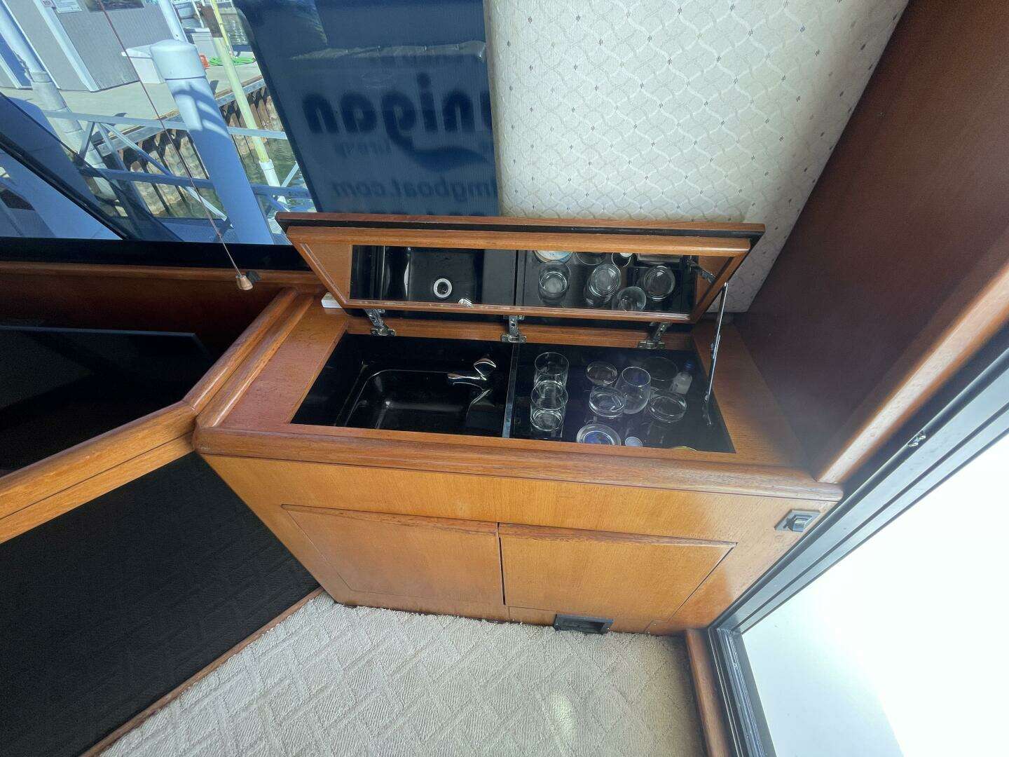 1993 Viking 50 Motor Yacht - Image 43