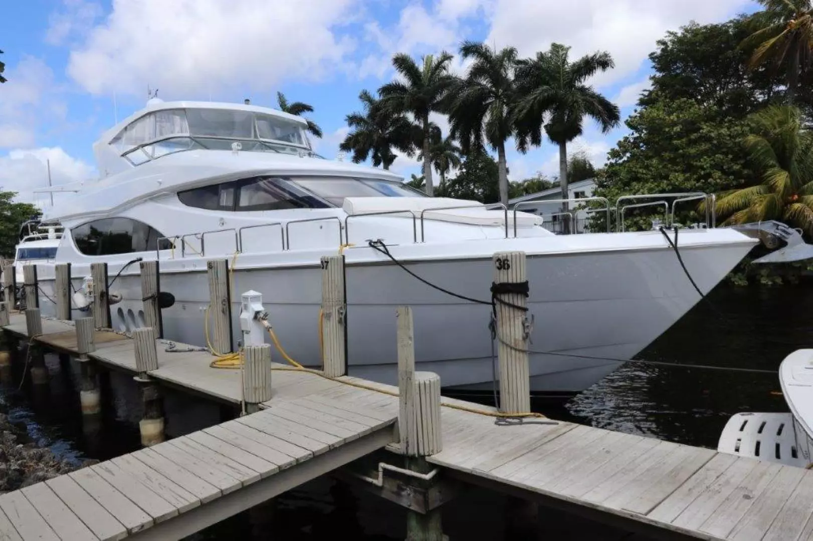 2006 Hatteras 80 - Image 46