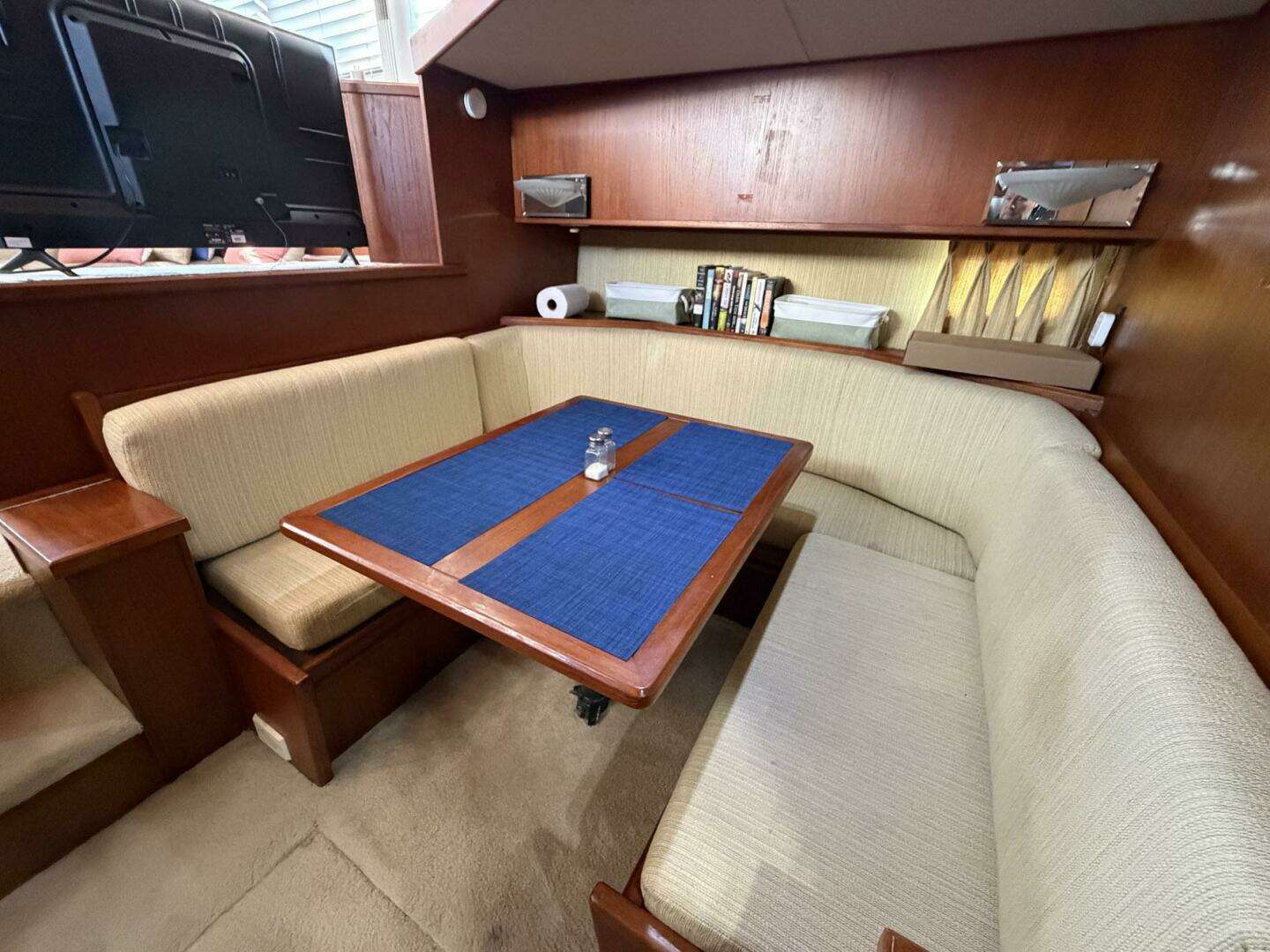 1987 Viking 44 Motor Yacht - Image 43