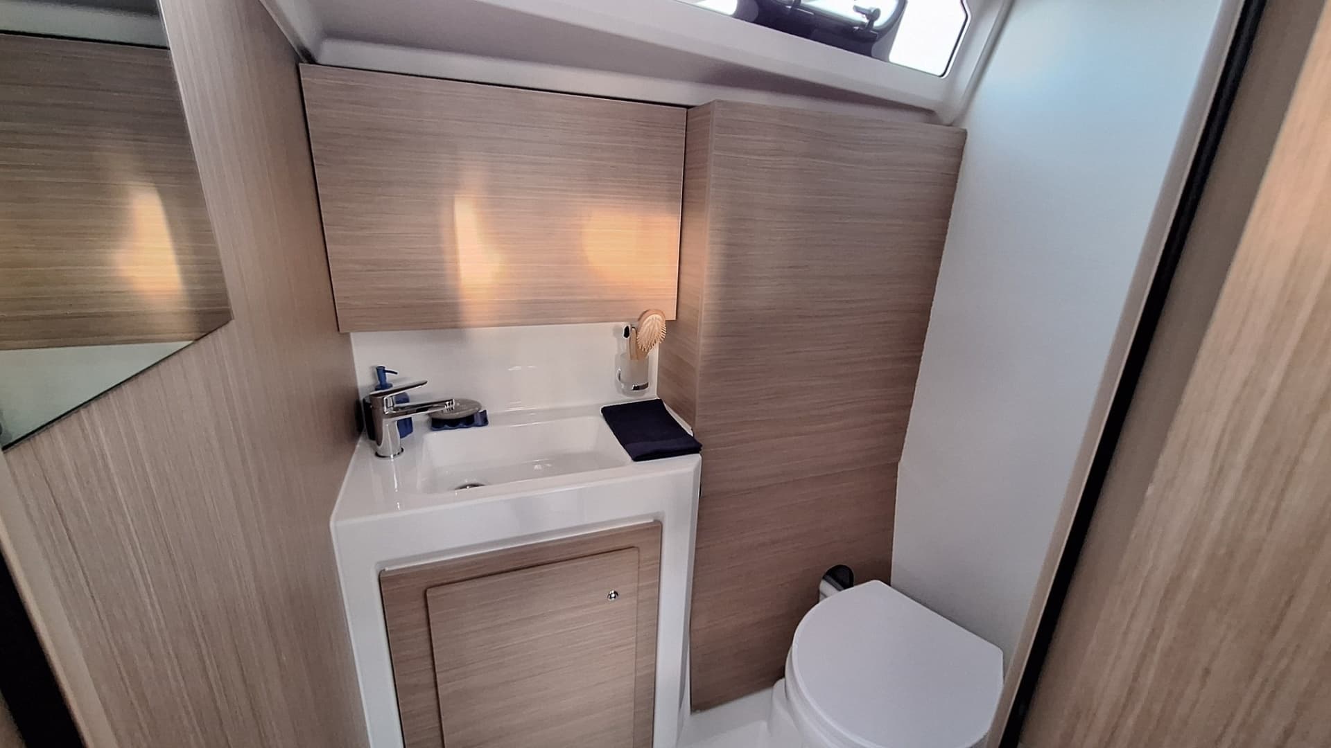 2026 Beneteau Oceanis 37.1 - Image 20