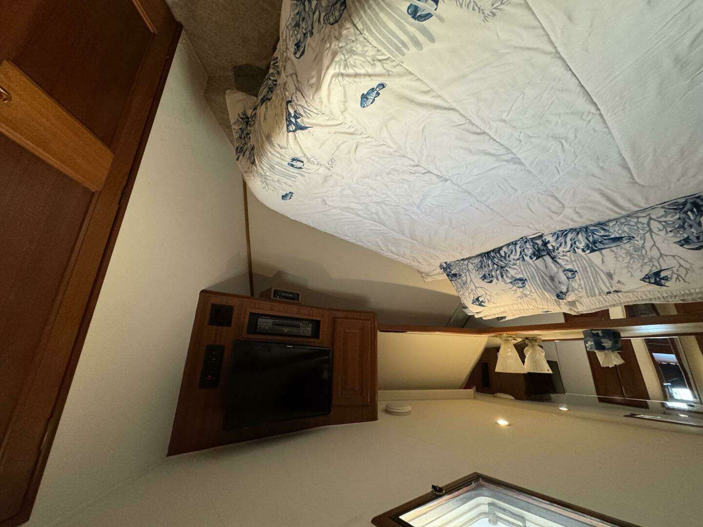 1995 Viking 58 Convertible - Image 40