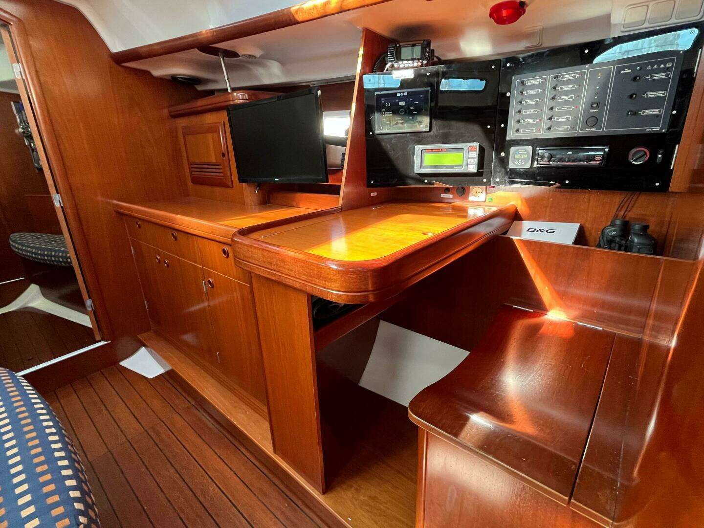 2001 Beneteau 393 - Image 29
