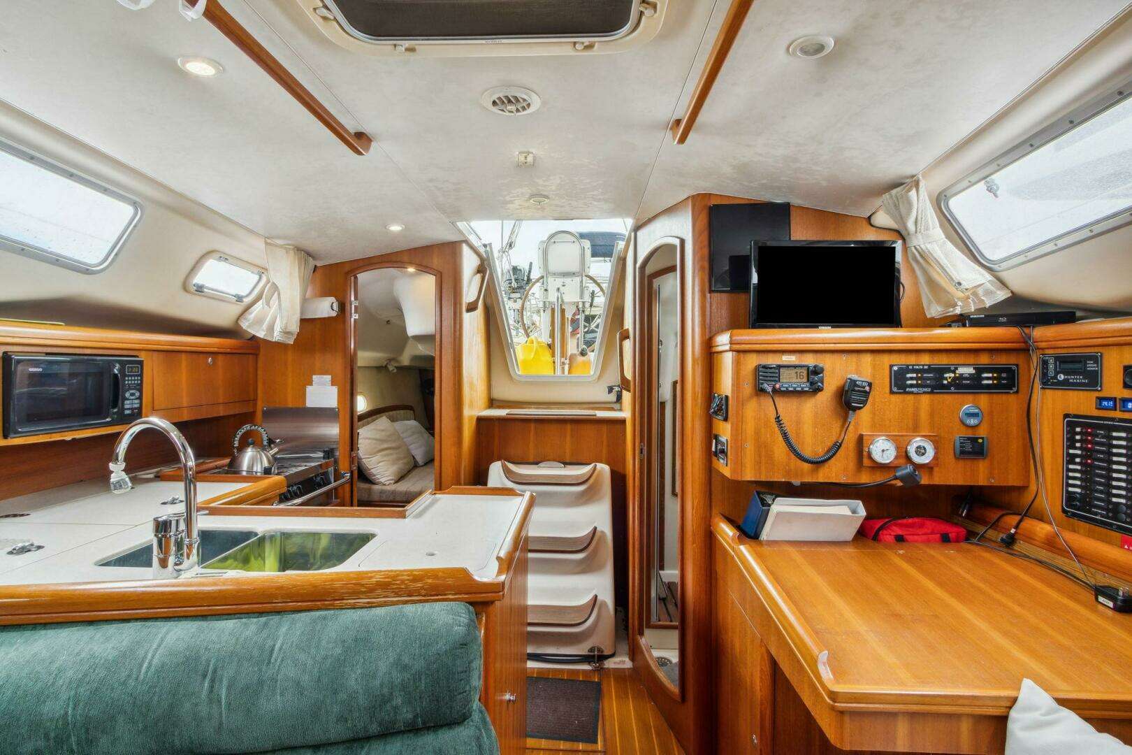 2003 Hunter 356 - Image 38