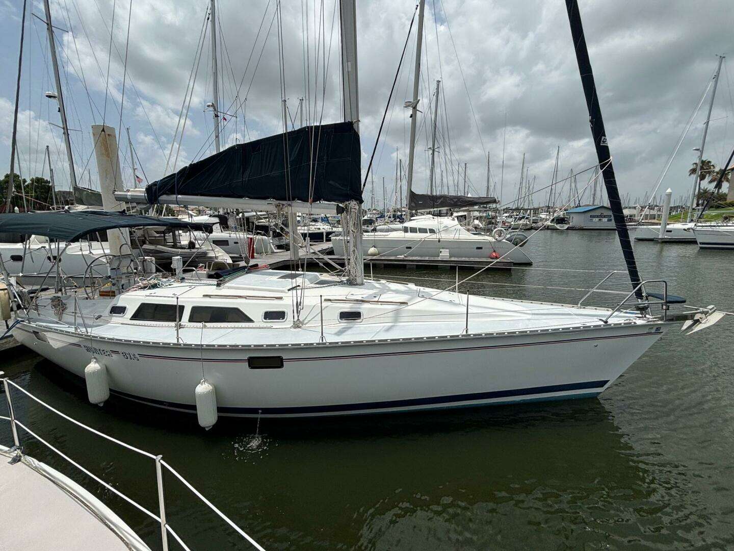 1996 Hunter 37.5 - Image 6