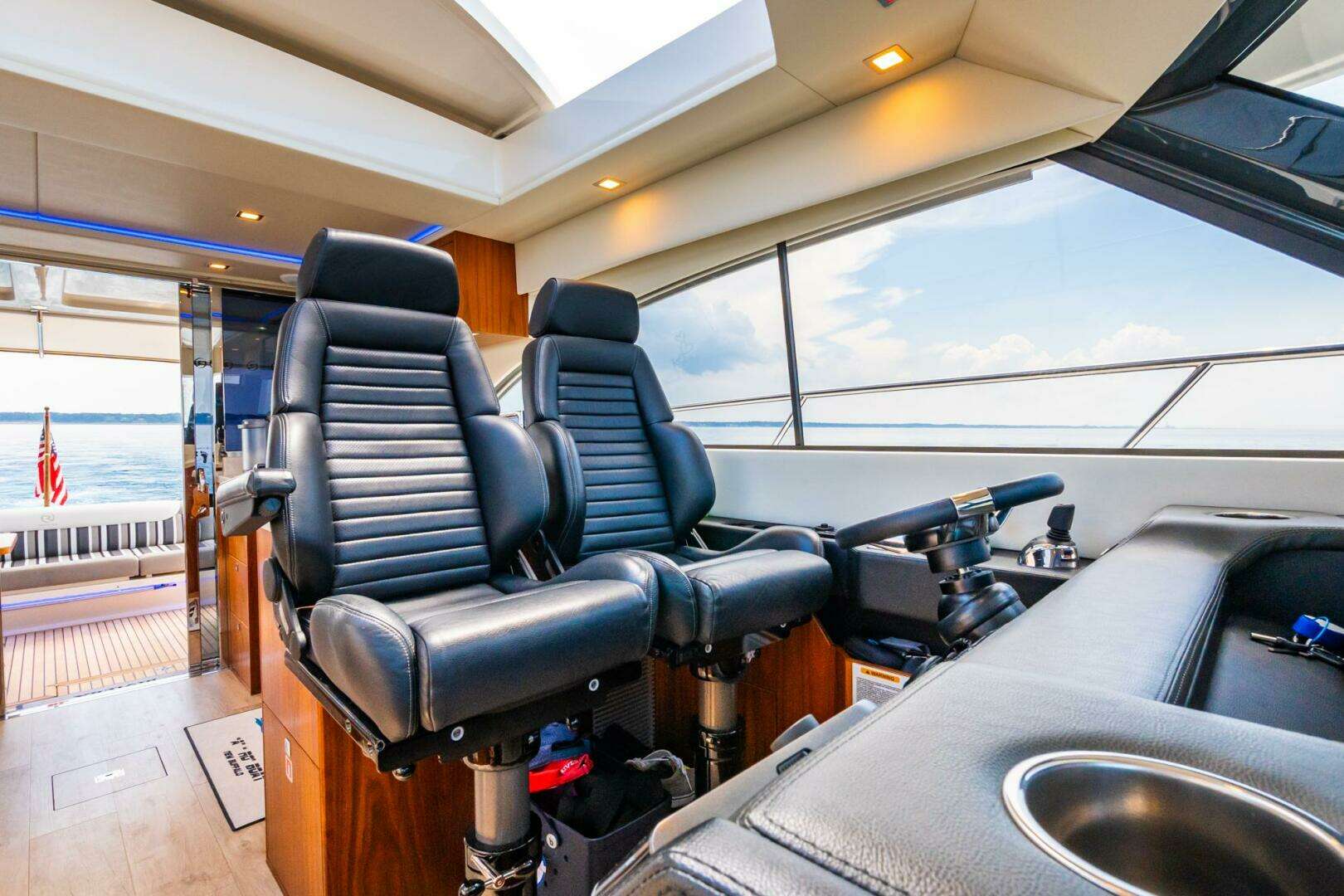 2019 Riviera 4800 Sport Yacht - Image 22