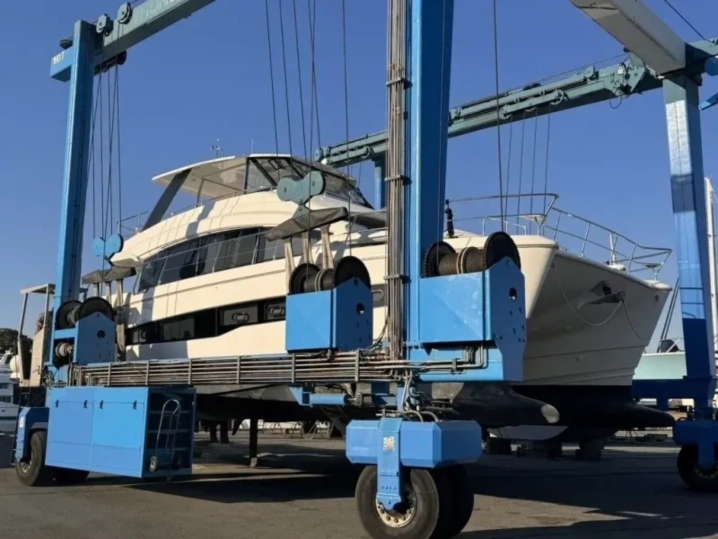 2024 Aquila 54 YACHT - Image 7